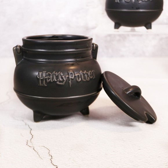 Harry Potter Cauldron Soup Mug with Lid Universal 2017 Discontinued - Picture 2 of 9